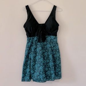 Womens swimsuit  Size: fits like a Med